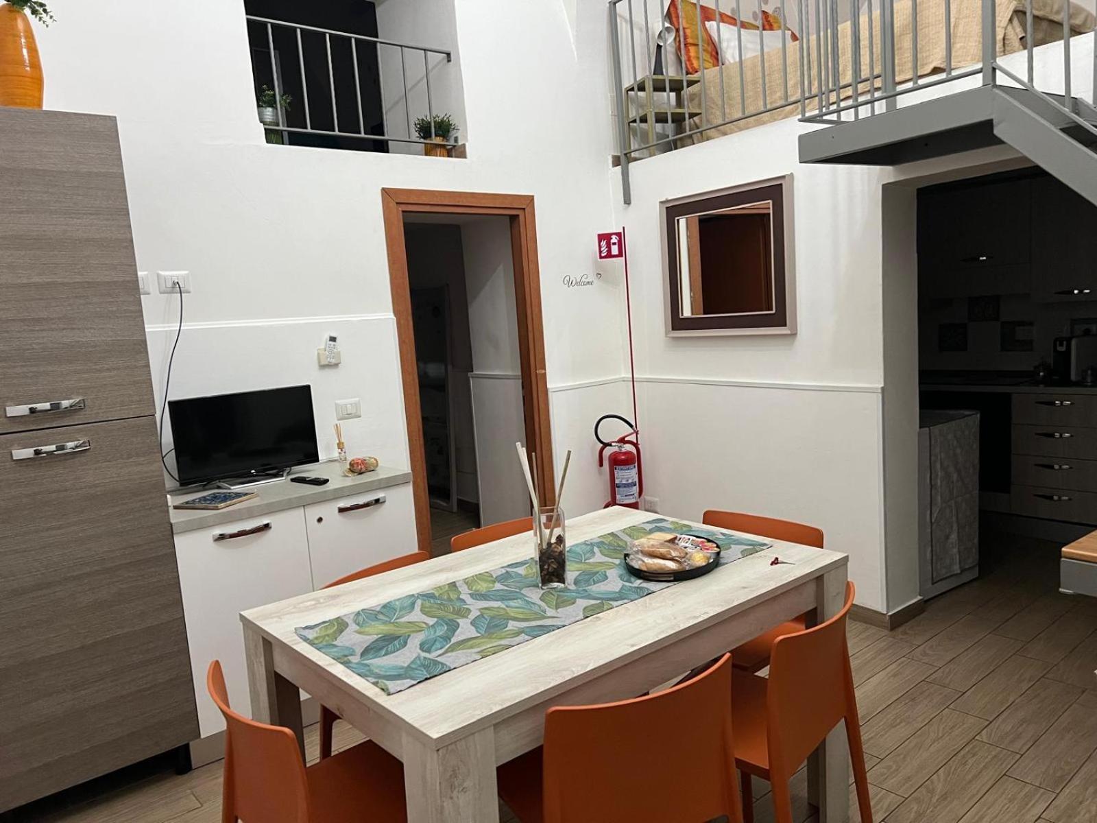 Due Passi Dal Centro Apartment Катания Екстериор снимка